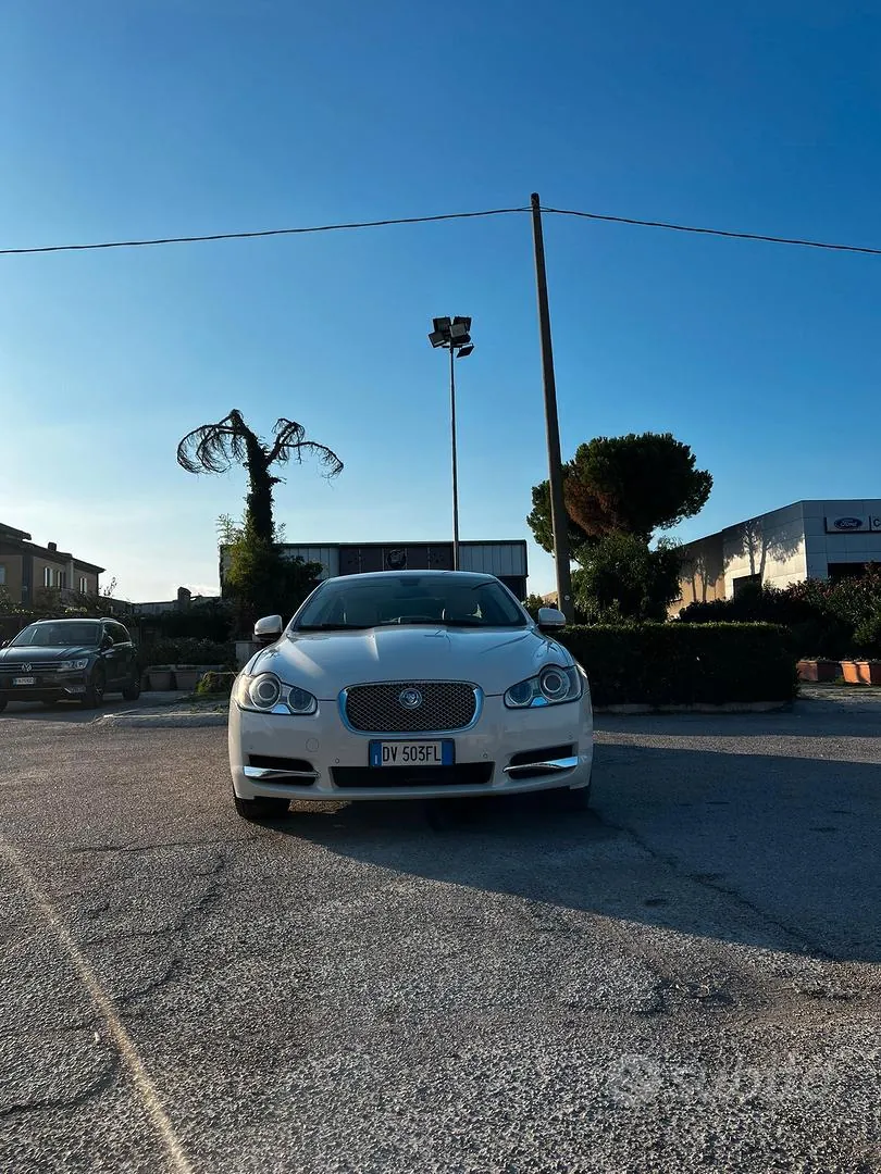 Jaguar Xf 2009 photo 2