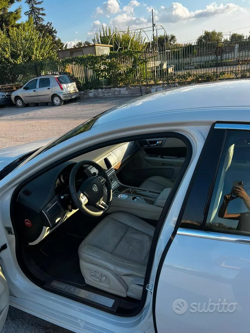 Jaguar Xf 2009 photo 4