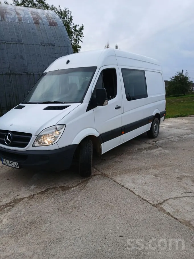 Mercedes-Benz Sprinter 2013 photo 2