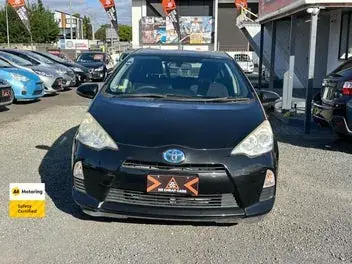 Toyota Aqua 2013 photo 3