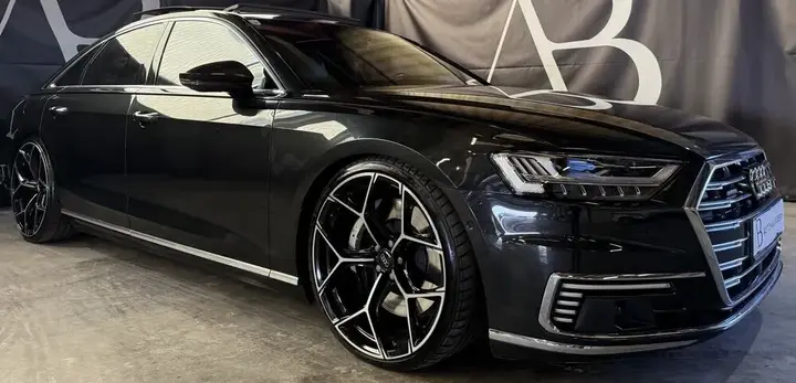 Audi A8 2021 photo 3