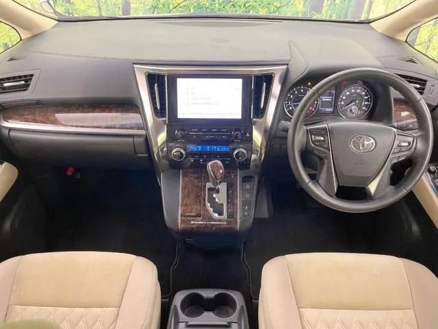 Toyota Alphard 2022 photo 2