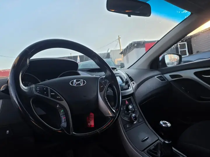 Hyundai Elantra 2016 photo 3