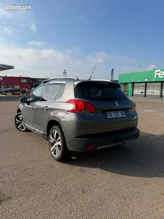 Peugeot 308 2015 photo 2