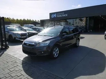 Ford Focus 2010 photo 2