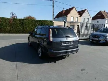 Ford Focus 2010 photo 3