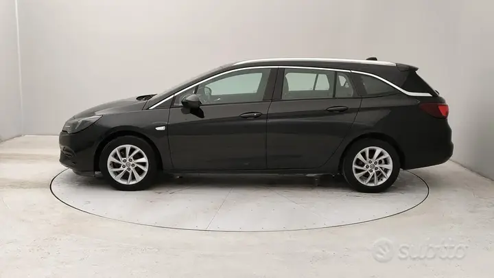 Opel Astra 2021 photo 2