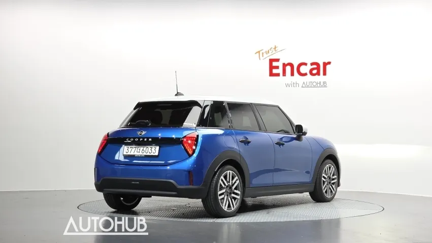 Mini Cooper 2025 photo 2