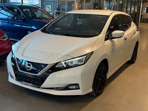 Nissan Leaf 2021 photo 2