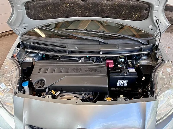 Toyota Yaris 2011 photo 4