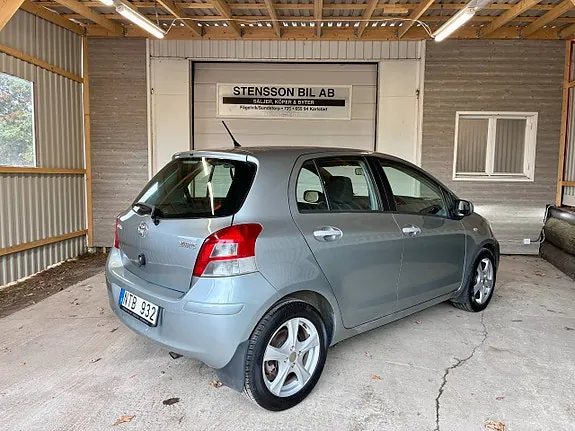 Toyota Yaris 2011 photo 5