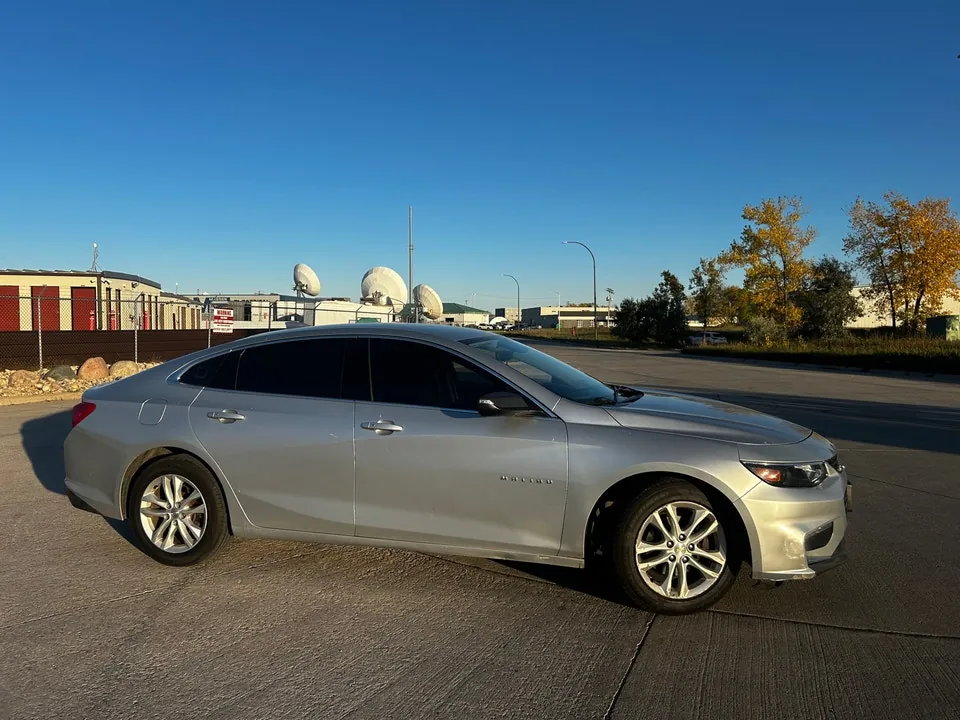 Chevrolet Malibu 2018 photo 2