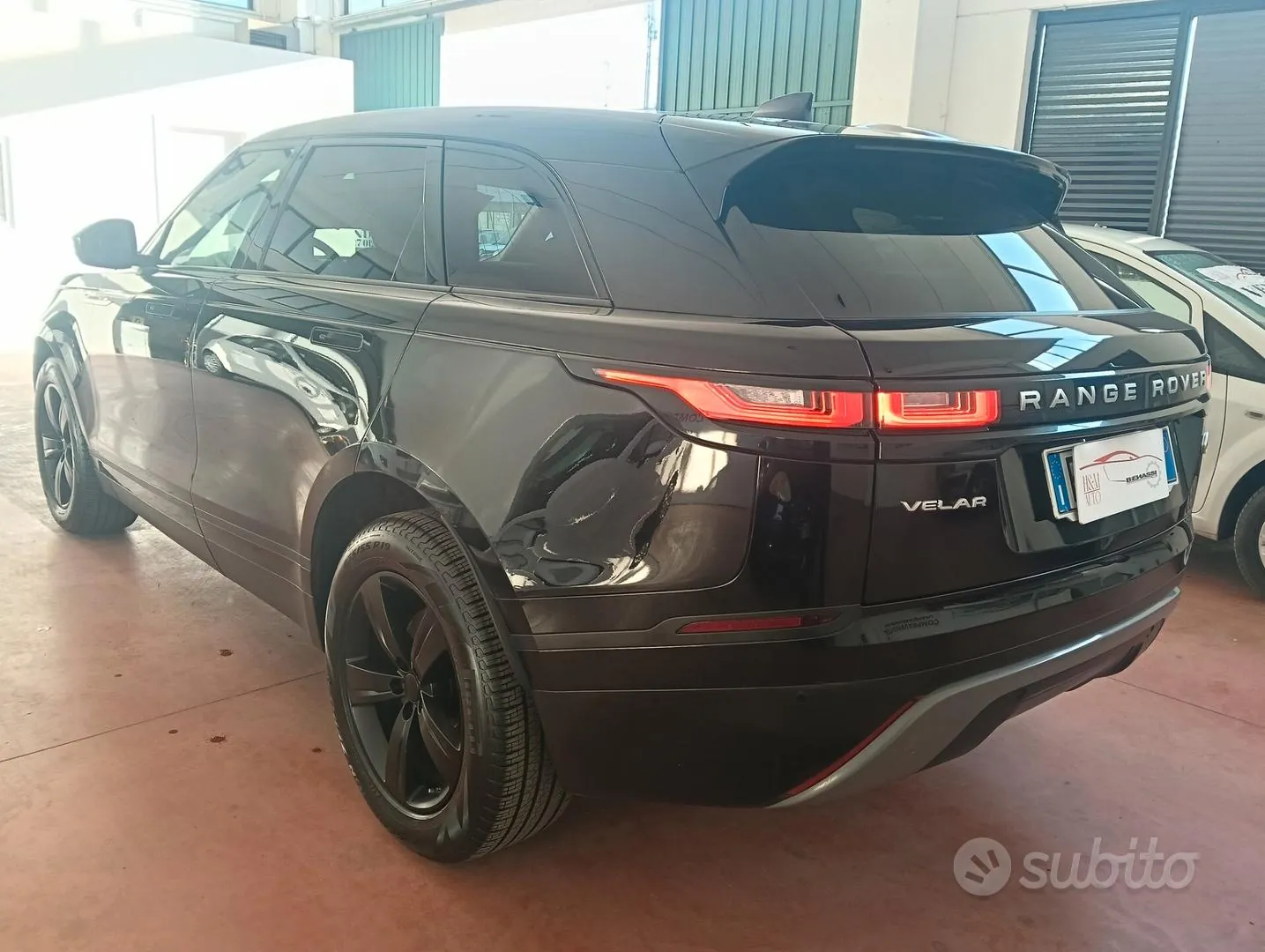 Land Rover Range Rover Velar 2019 photo 3