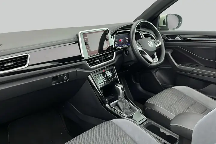 Volkswagen T-Roc 2023 photo 2