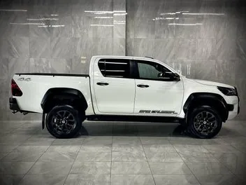 Toyota Hilux 2024 photo 3