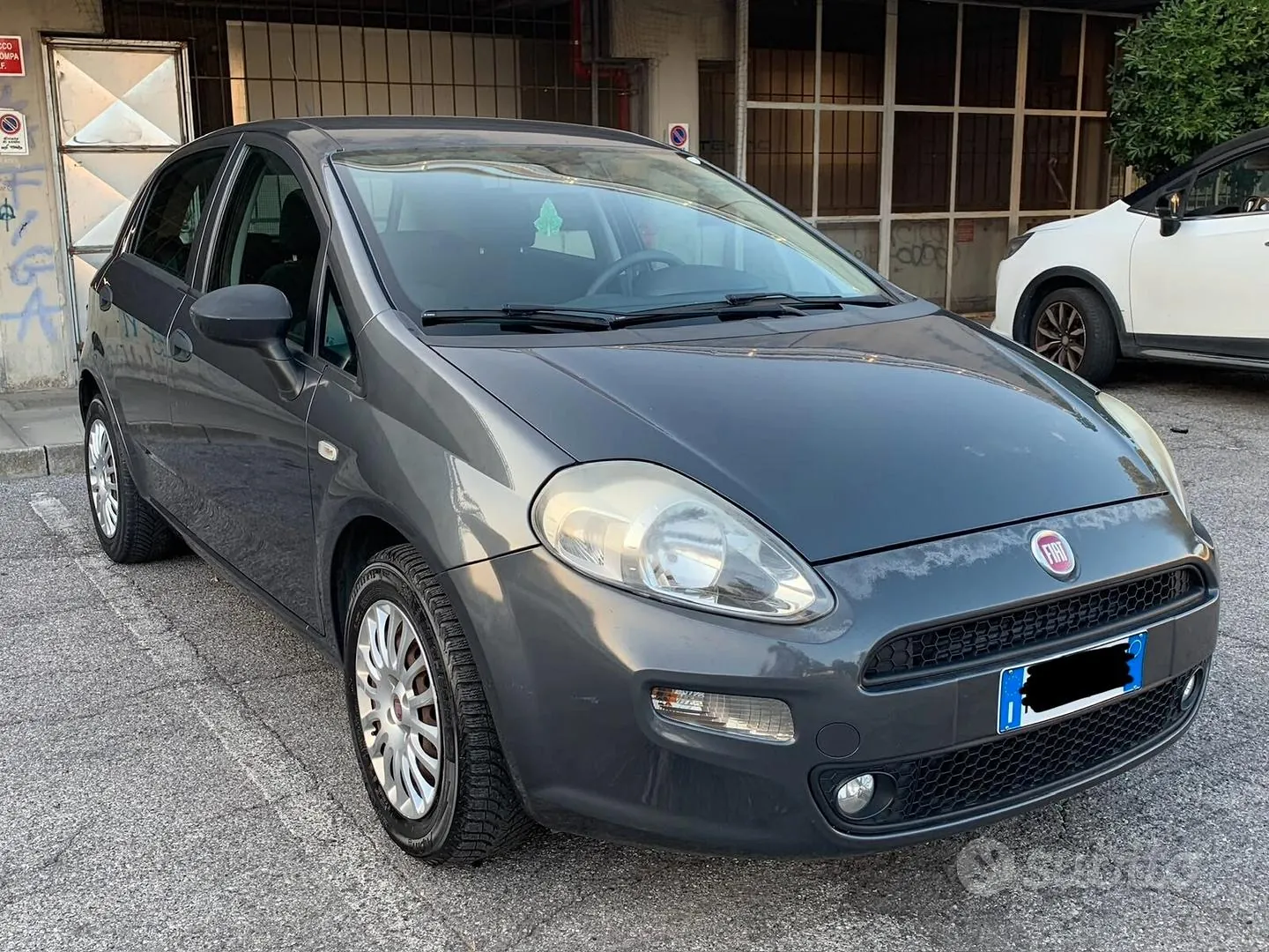 Fiat Punto 2015 photo 2