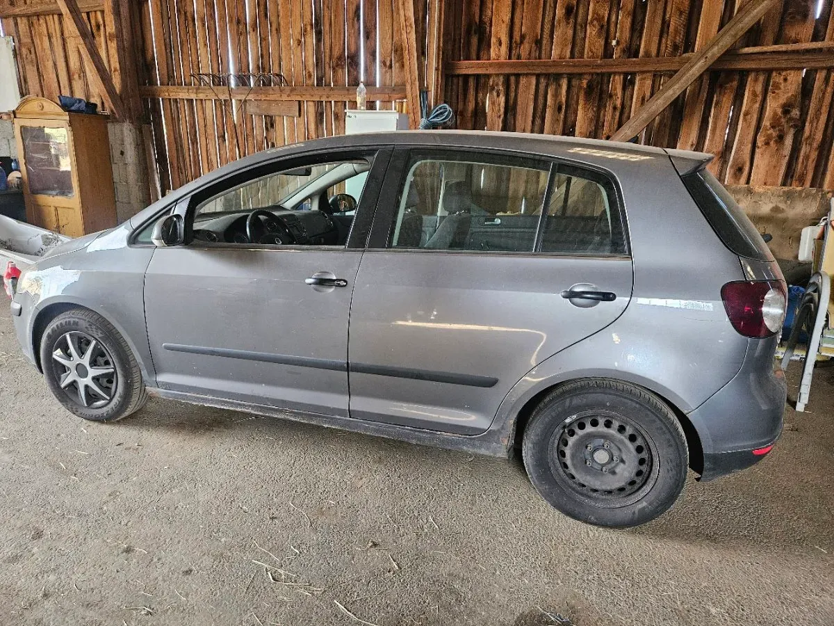 Volkswagen Golf 2009 photo 2