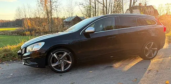 Volvo V60 2013 photo 2