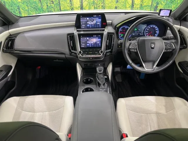 Toyota Crown Hybrid Rs 2018 photo 2