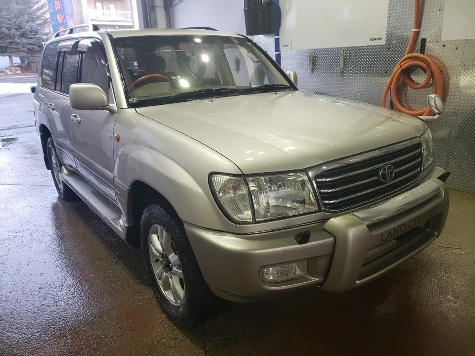 Toyota Land Cruiser 2001 photo 2