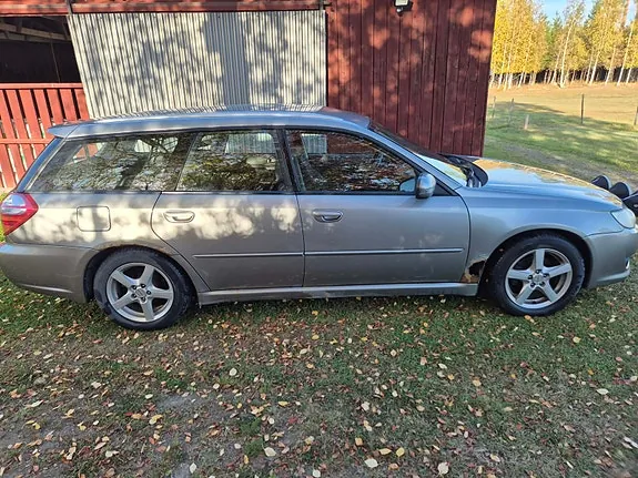 Subaru Legacy 2007 photo 2