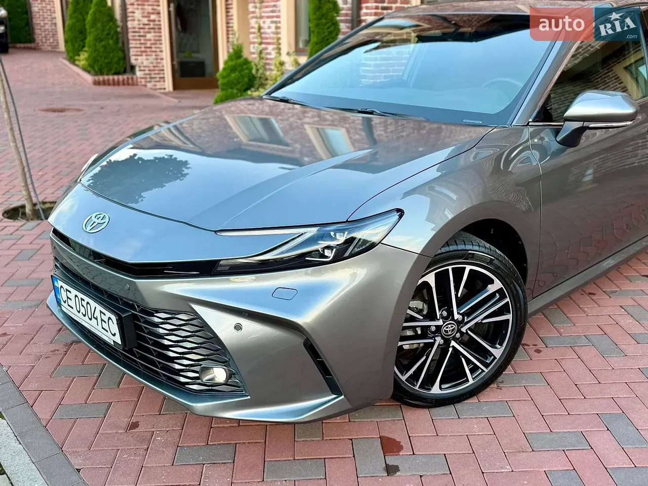 Toyota Camry 2025 photo 2