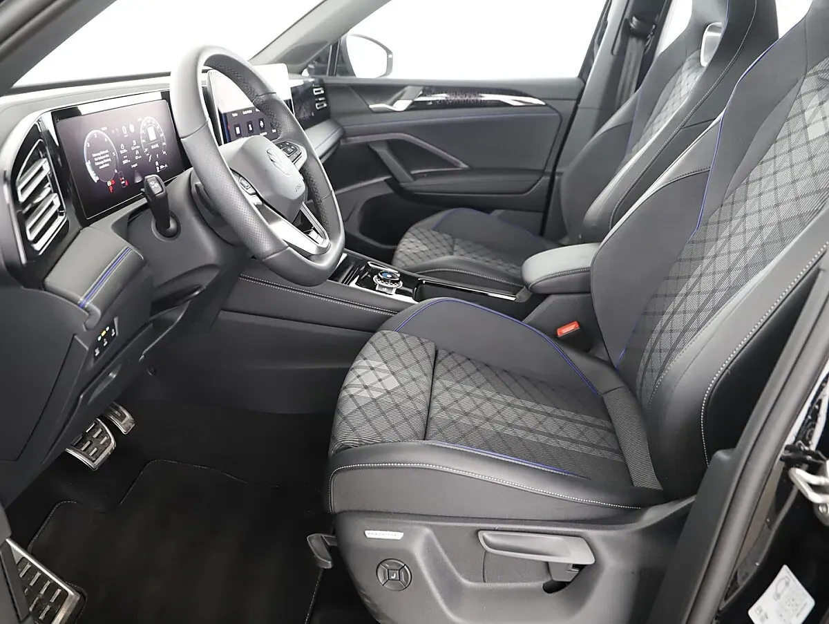 Volkswagen Tiguan 2025 photo 3