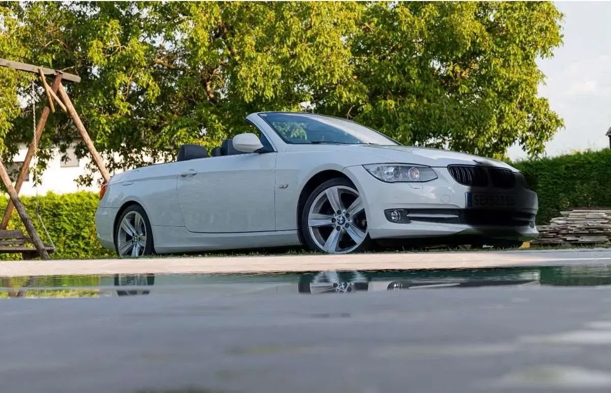 BMW 3 Series 2012 photo 2