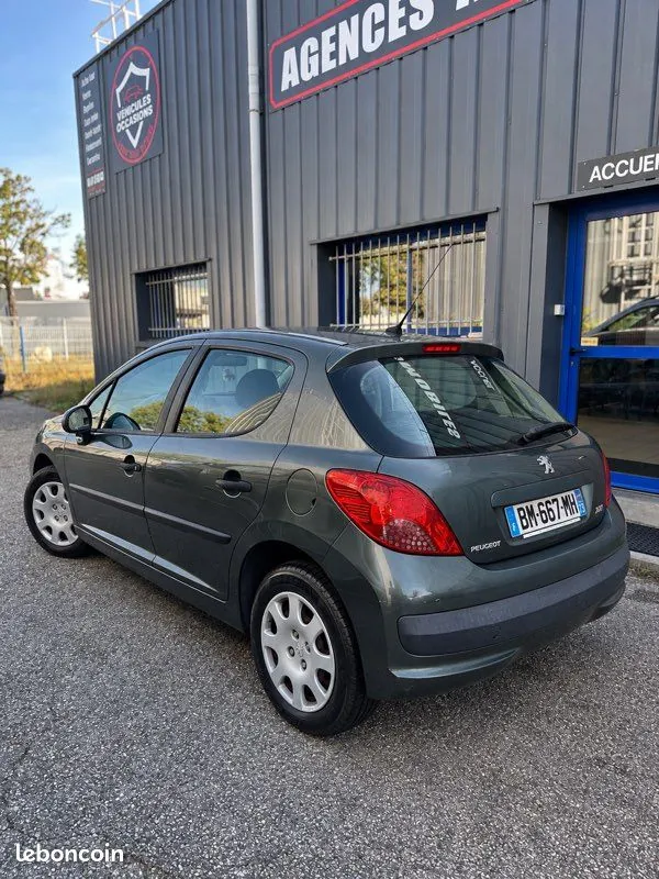 Peugeot 207 2007 photo 3