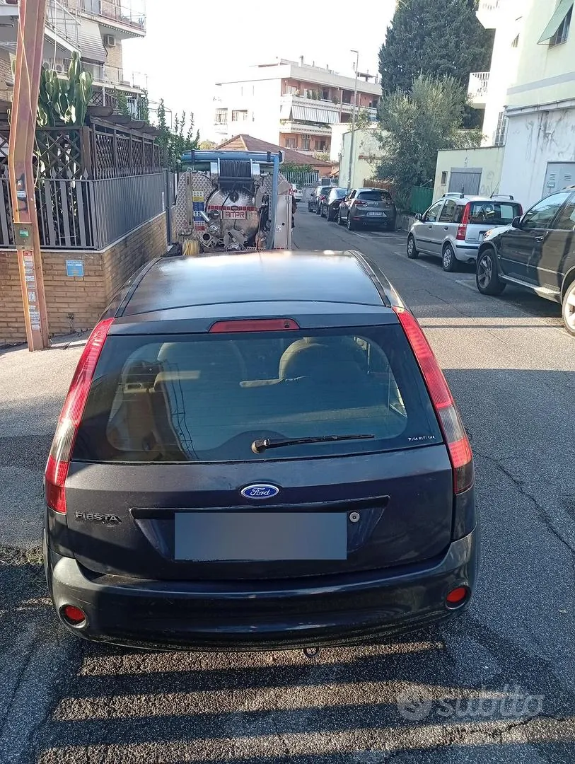 Ford Fiesta 2004 photo 5