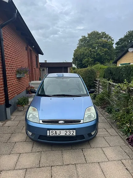 Ford Fiesta 2002 photo 2
