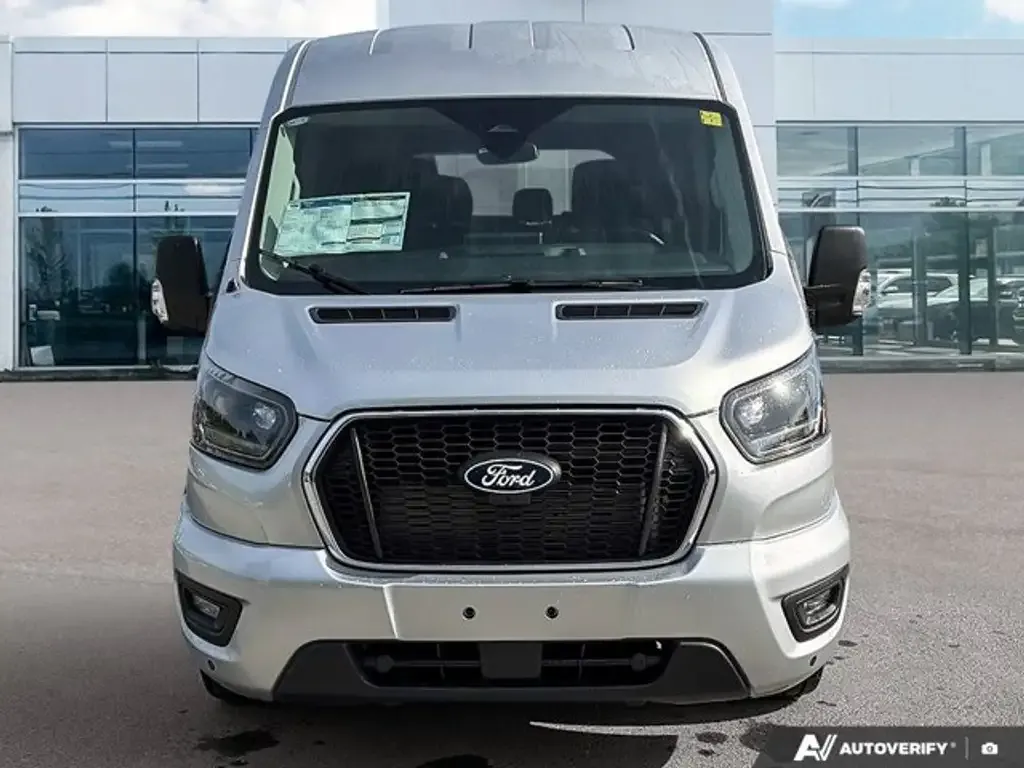 Ford Transit Passenger Wagon 2026 photo 2