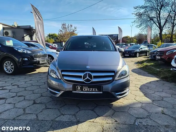Mercedes-Benz B-Class 2011 photo 2
