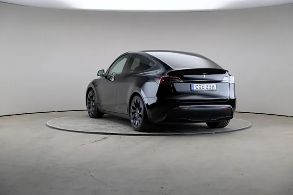Tesla Model Y 2023 photo 2