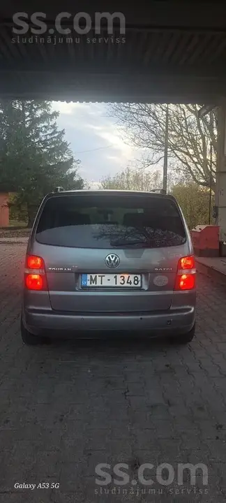 Volkswagen Touran 2006 photo 2