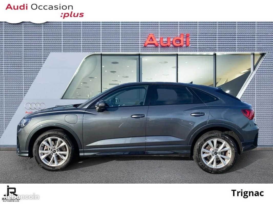 Audi Q3 2023 photo 2