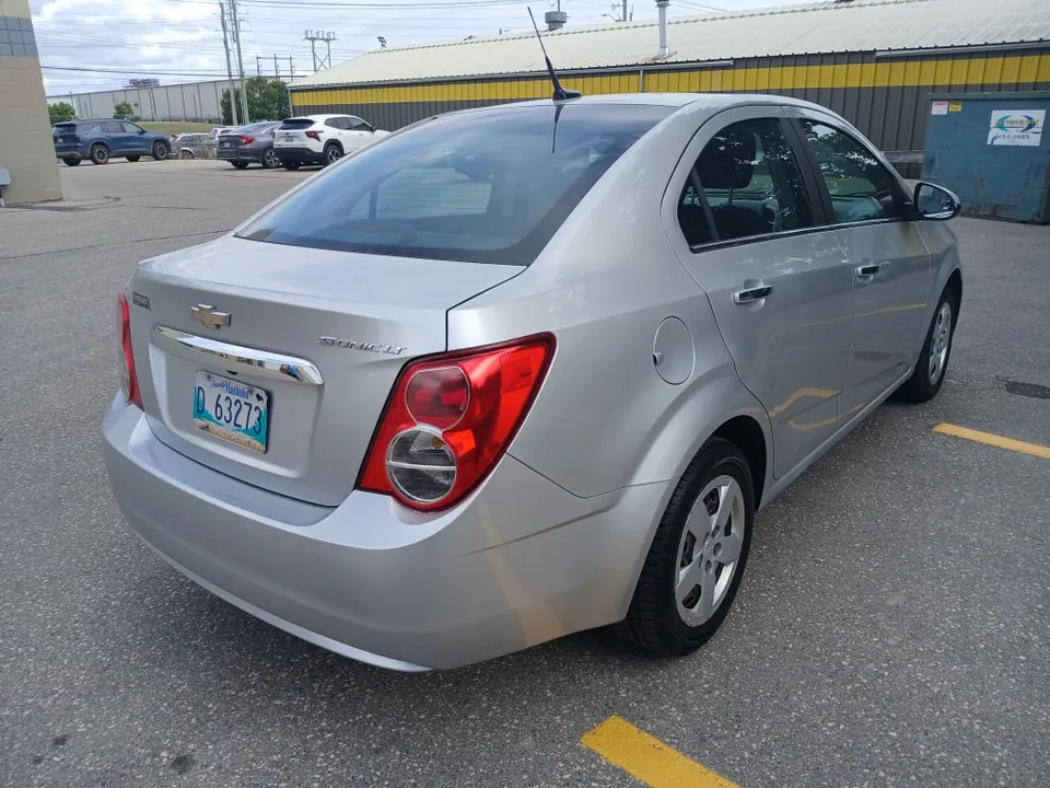 Chevrolet Sonic 2014 photo 5