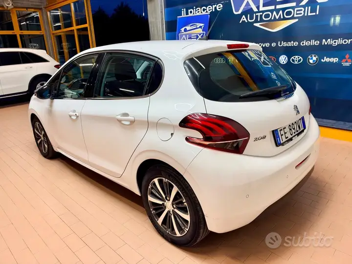 Peugeot 208 2016 photo 4