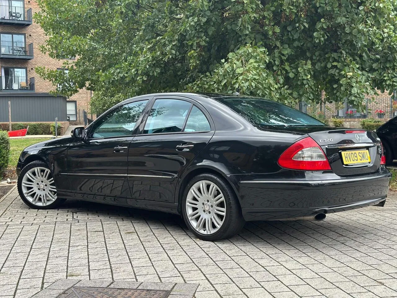 Mercedes-Benz E-Class 2009 photo 3