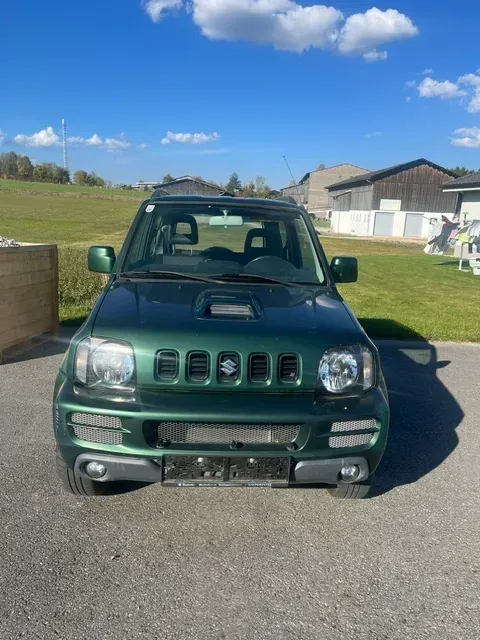 Suzuki Jimny 2010 photo 2
