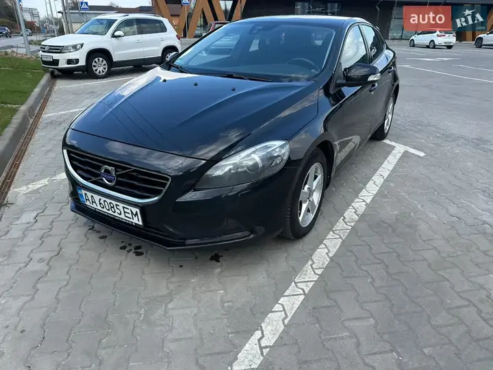 Volvo V40 2015 photo 2