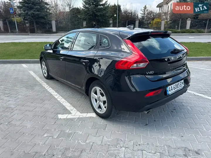 Volvo V40 2015 photo 5
