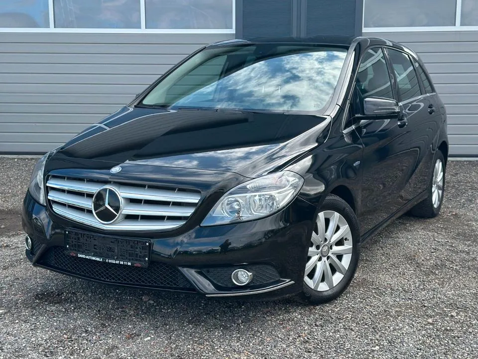 Mercedes-Benz B 180