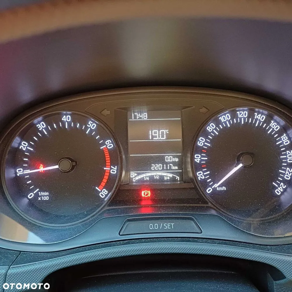 Skoda Fabia 2015 photo 2