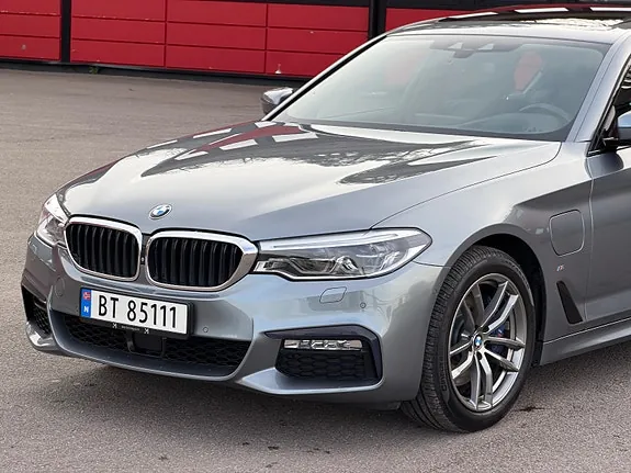 BMW 530E 2018 photo 2