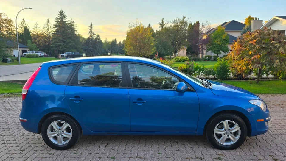 Hyundai Elantra 2011 photo 4