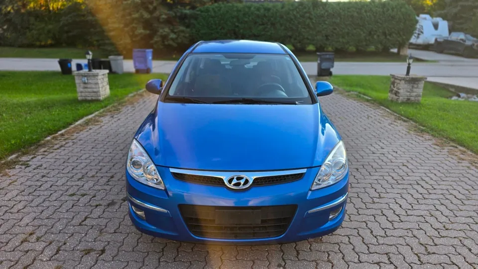 Hyundai Elantra 2011 photo 2