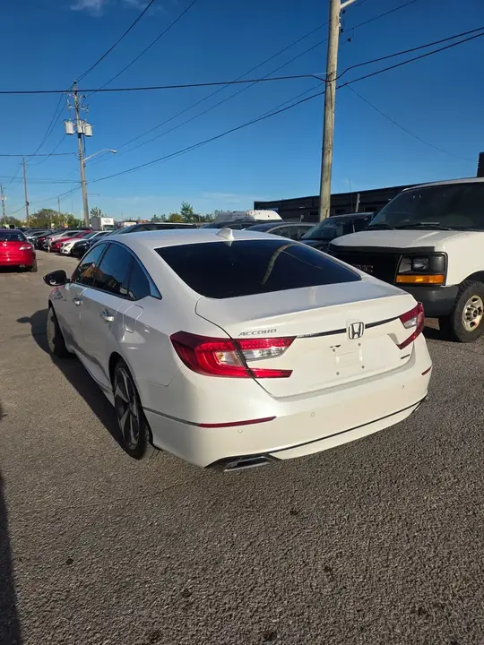 Honda Accord 2018 photo 3