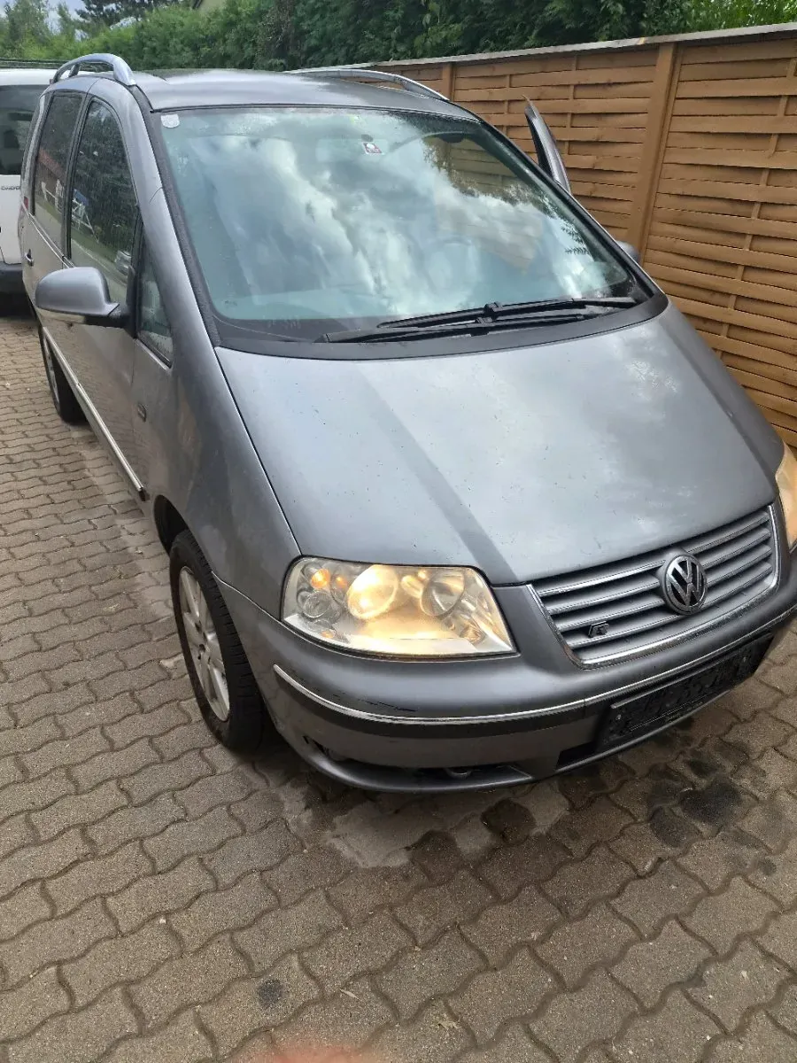 Volkswagen Sharan 2005 photo 2