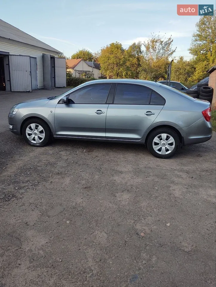 Skoda Rapid 2013 photo 5